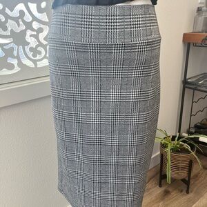 Popular Basics Black and White Plaid Pencil Skirt
